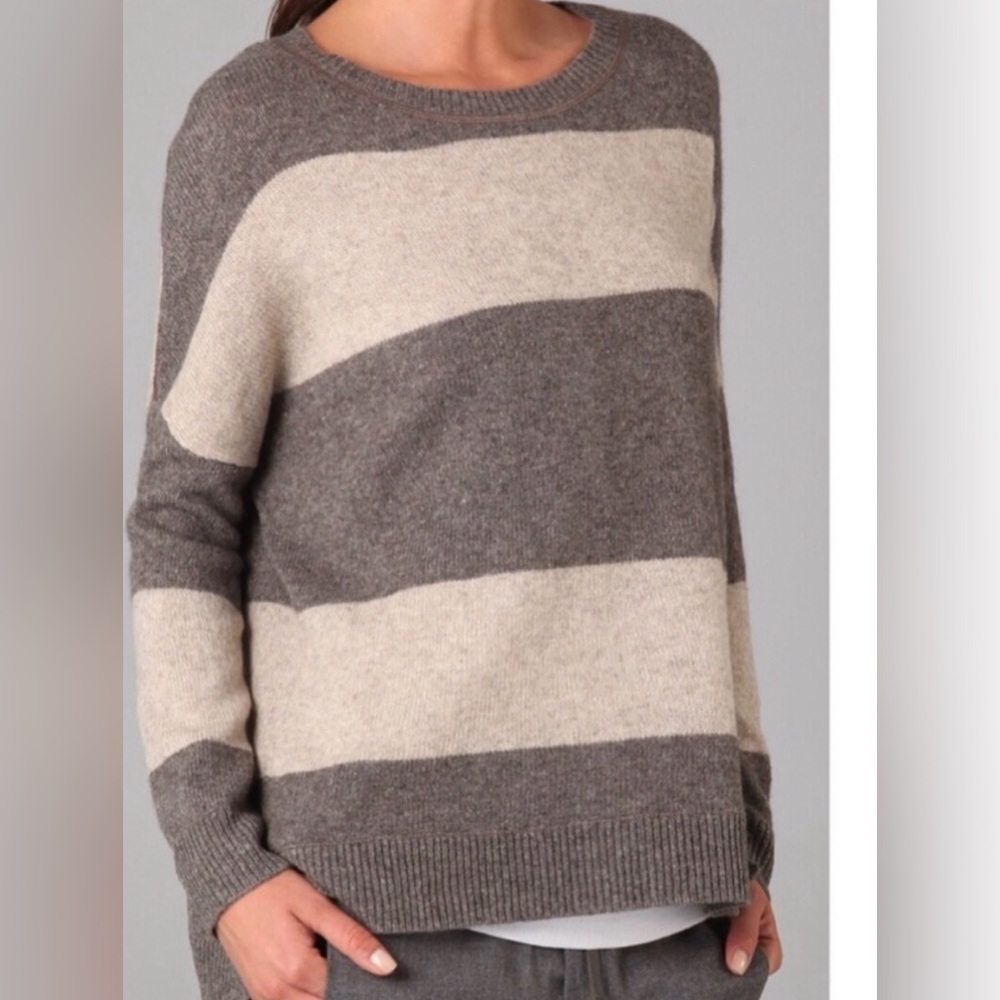 Vince wool/Yak crew neck sweater . Size XS